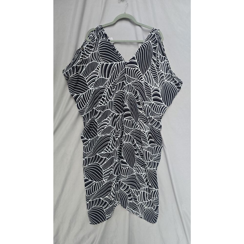 Makai Beach Cover Up Womens S/M Black White Geometric V Neck Poncho Tropical